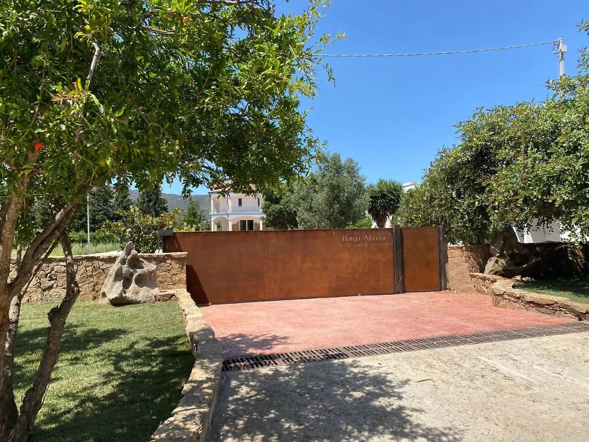 פוסאדה Borgo Albador Rooms 0*,