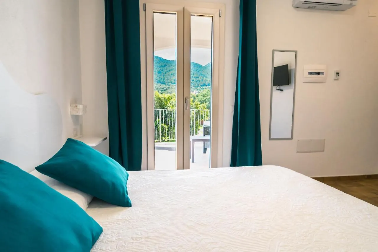 בית הארחה פוסאדה Borgo Albador Rooms