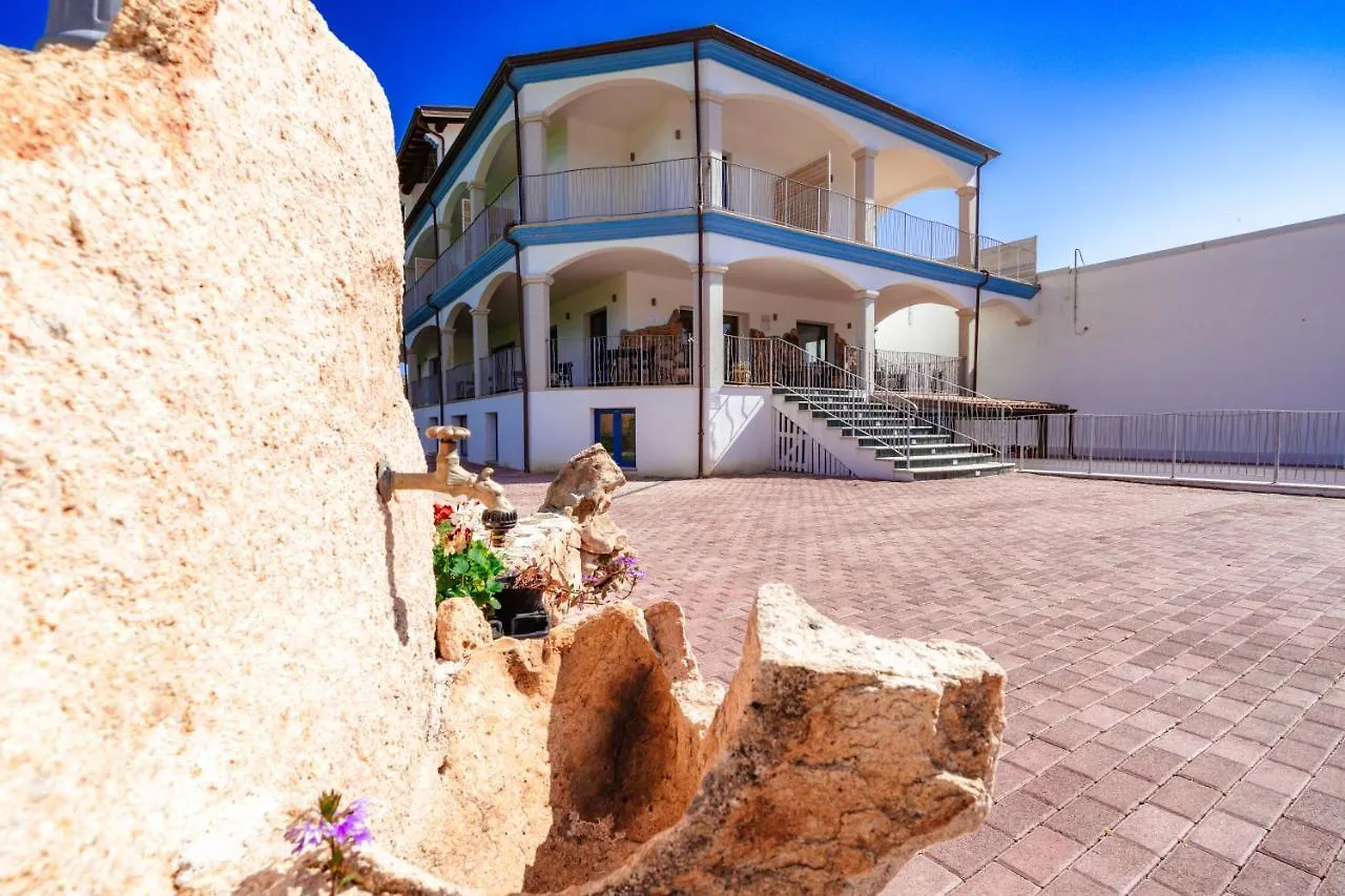פוסאדה Borgo Albador Rooms בית הארחה