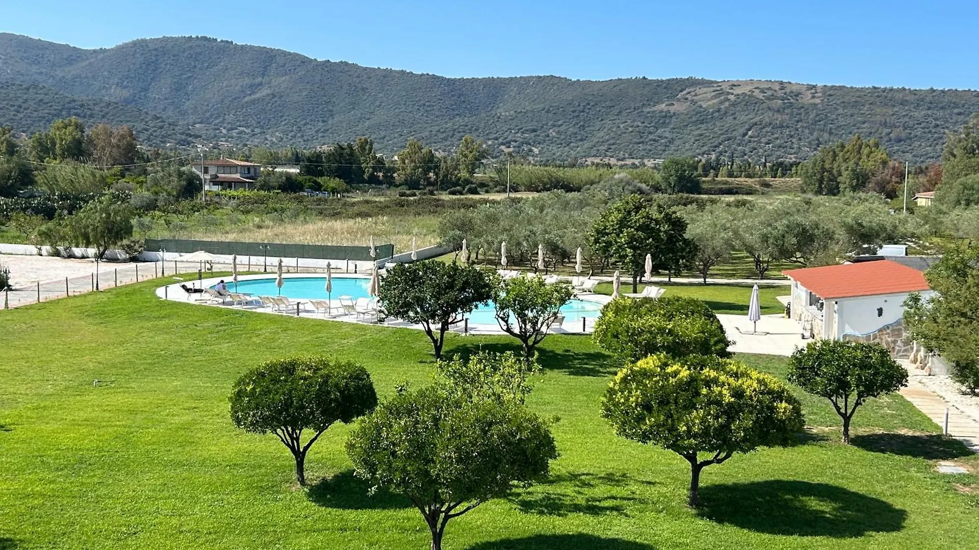 בית הארחה פוסאדה Borgo Albador Rooms