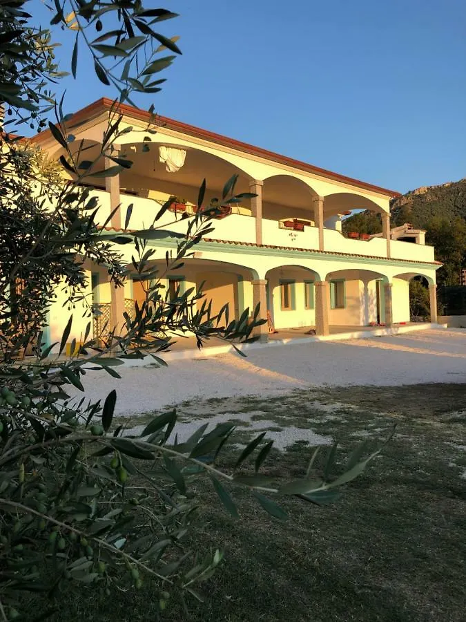 פוסאדה Borgo Albador Rooms 0*,